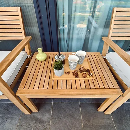 Pet Friendly - Amazing Miu